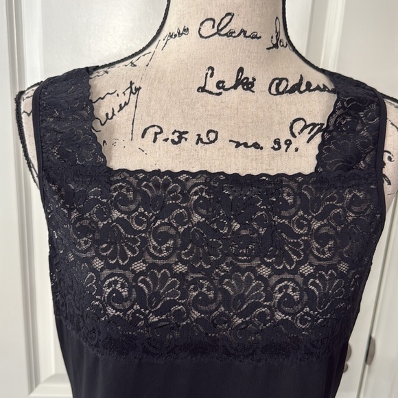 Cinema Etoile Gallon Black Lace Camisole - Picture 3 of 10